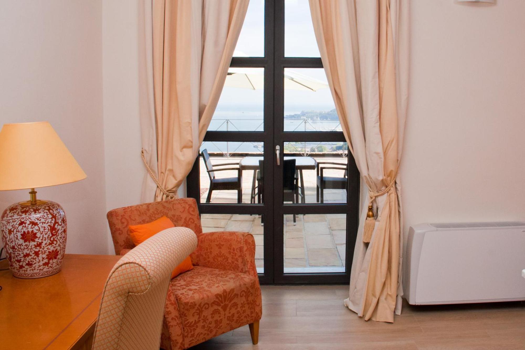 Miramare Apartments&Suites La Spezia Ruang foto