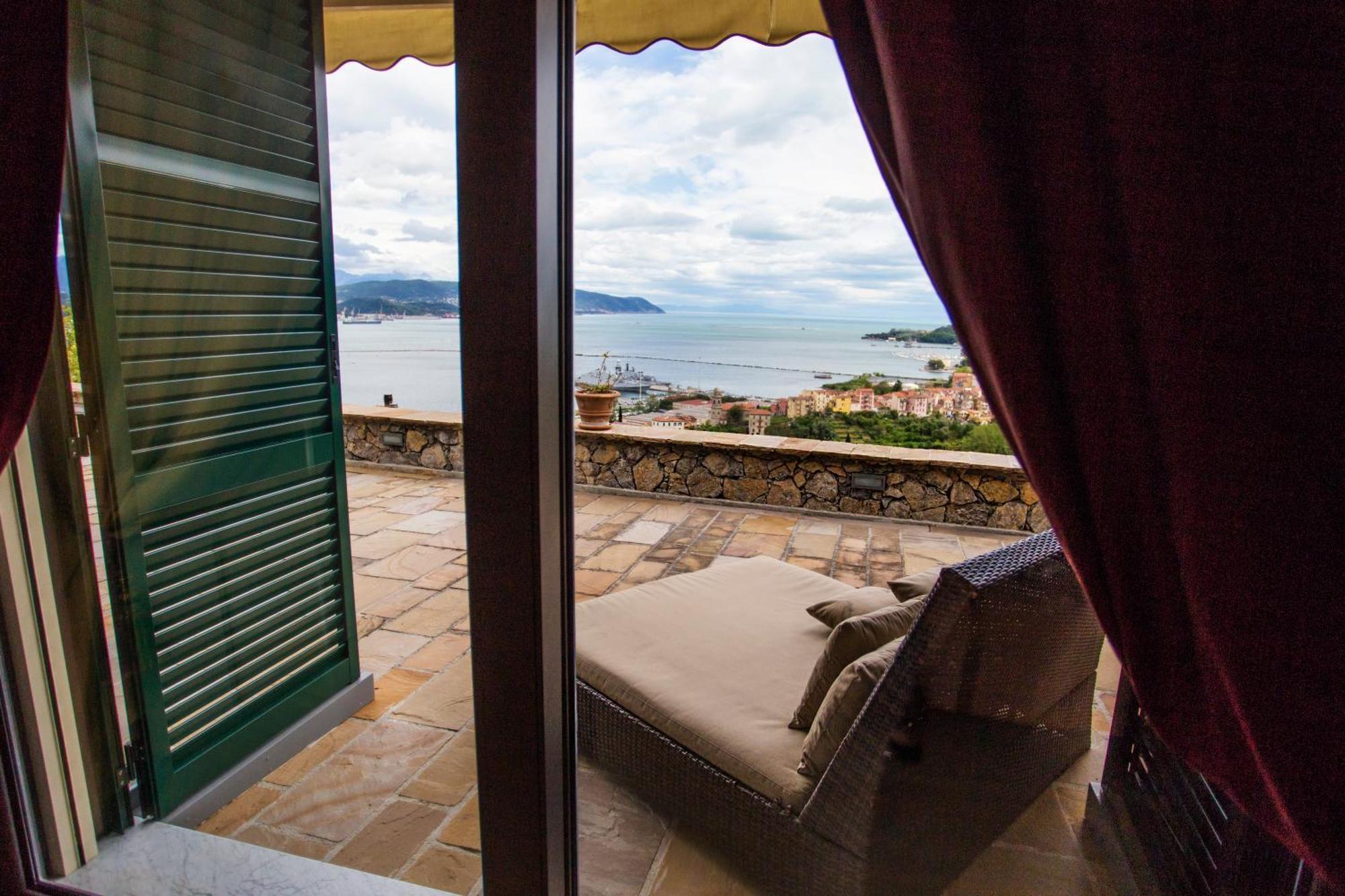 Miramare Apartments&Suites La Spezia Bagian luar foto