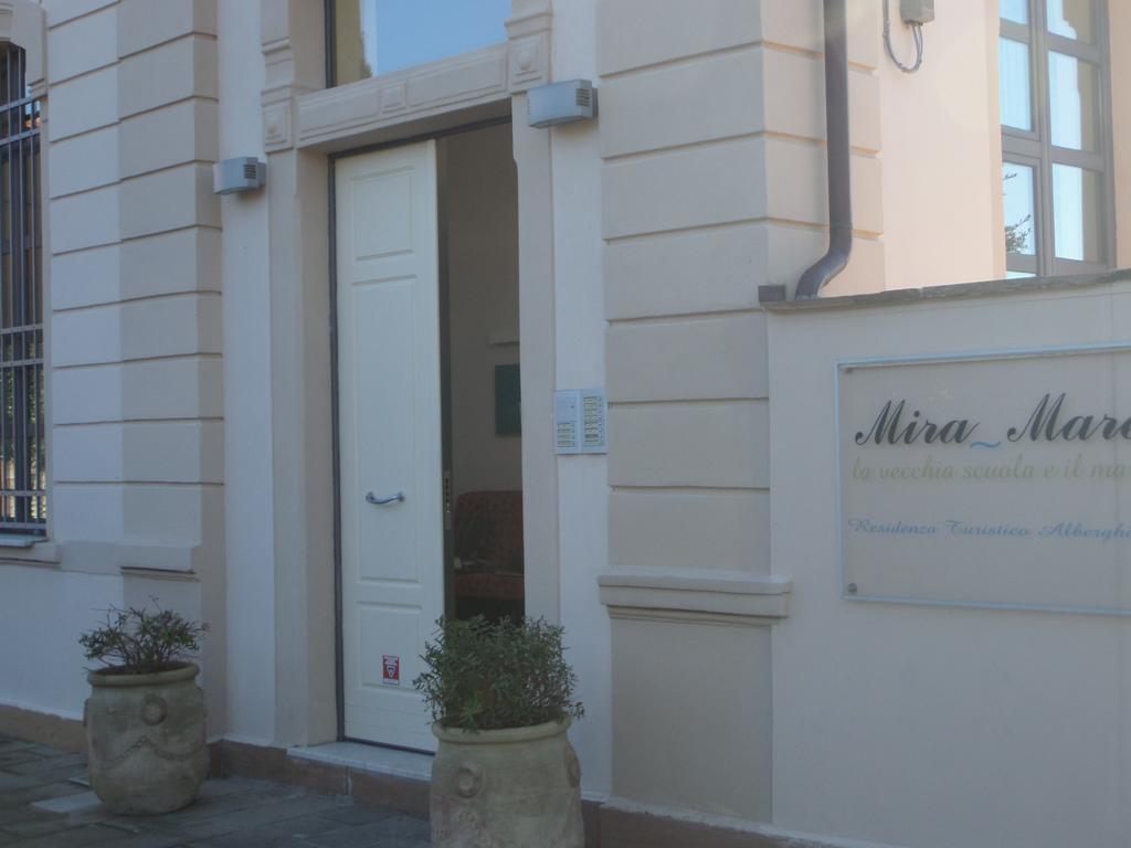 Miramare Apartments&Suites La Spezia Bagian luar foto